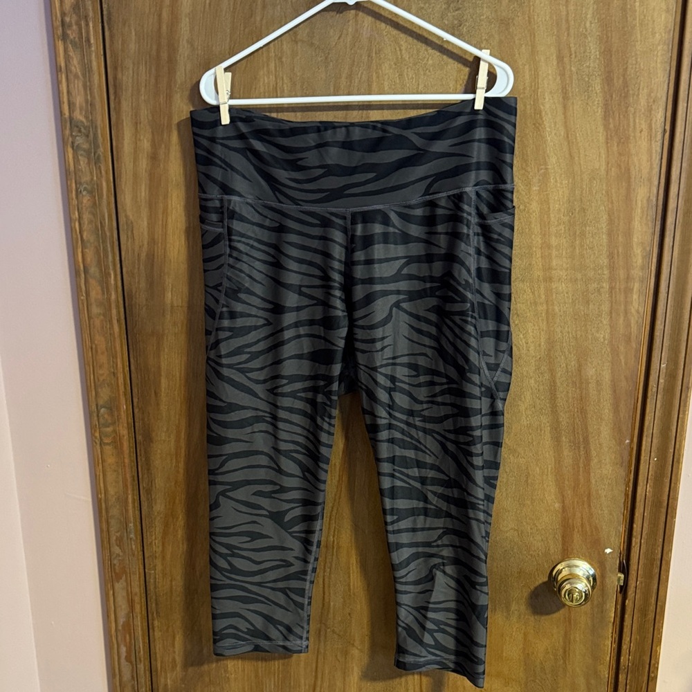 Old Navy Black Zebra Print Leggings